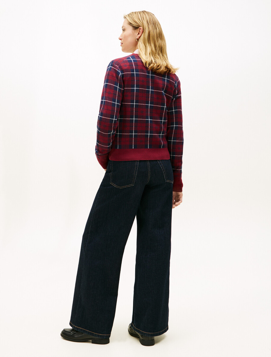 karomuster-strickjacke mit rundhalsausschnitt und flaggenmuster