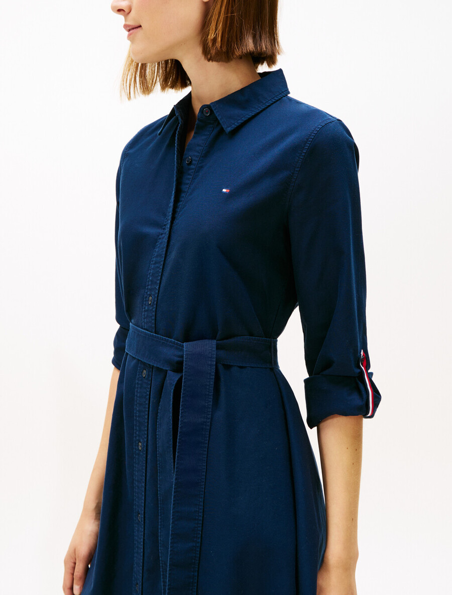 oxford-kleid in asiatischer passform