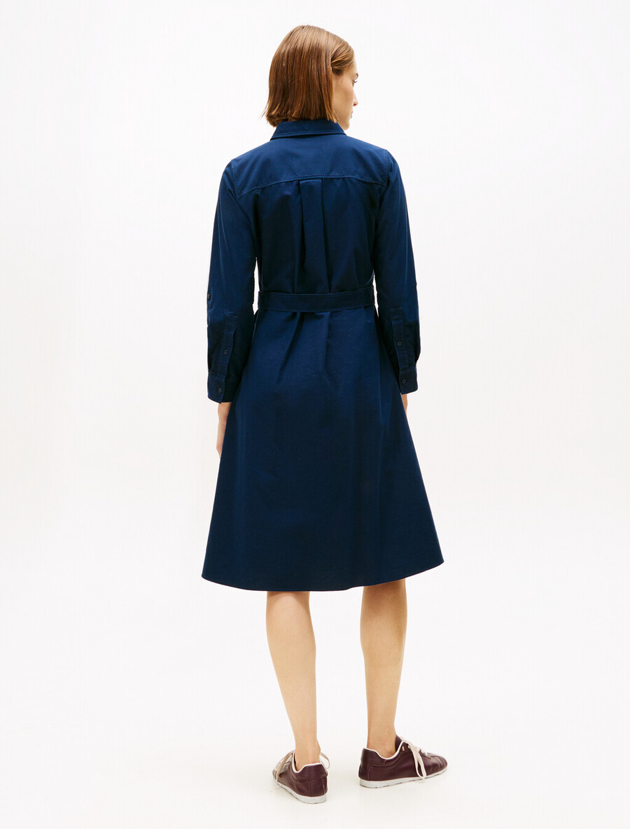 oxford-kleid in asiatischer passform