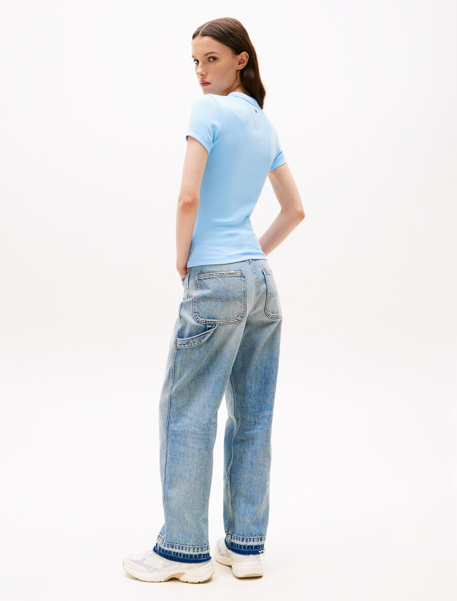 t-shirt mit geripptem strickmuster und schriftzug
