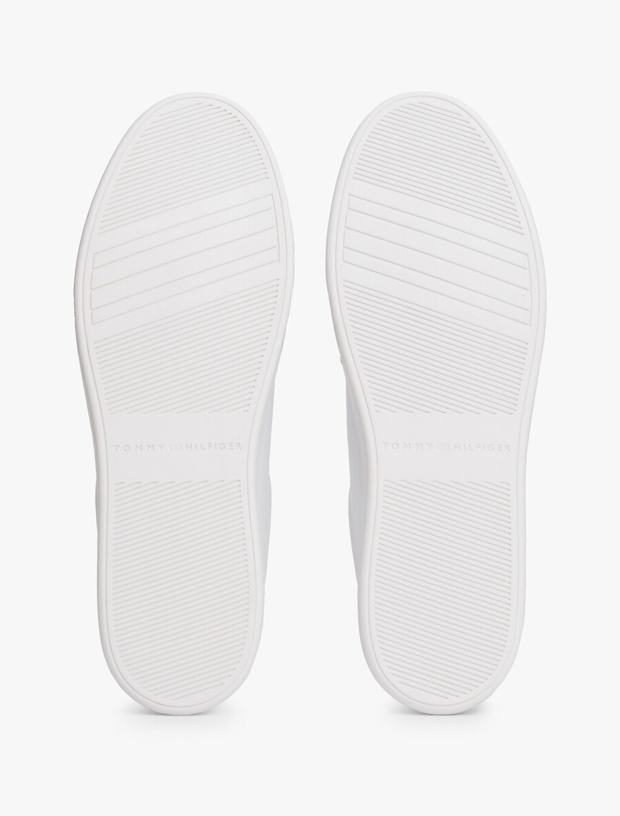 flag court sneaker