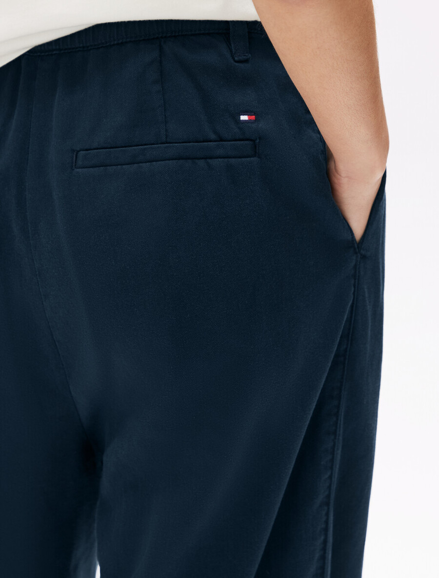bequeme gerade geschnittene hose aus baumwollmischgewebe