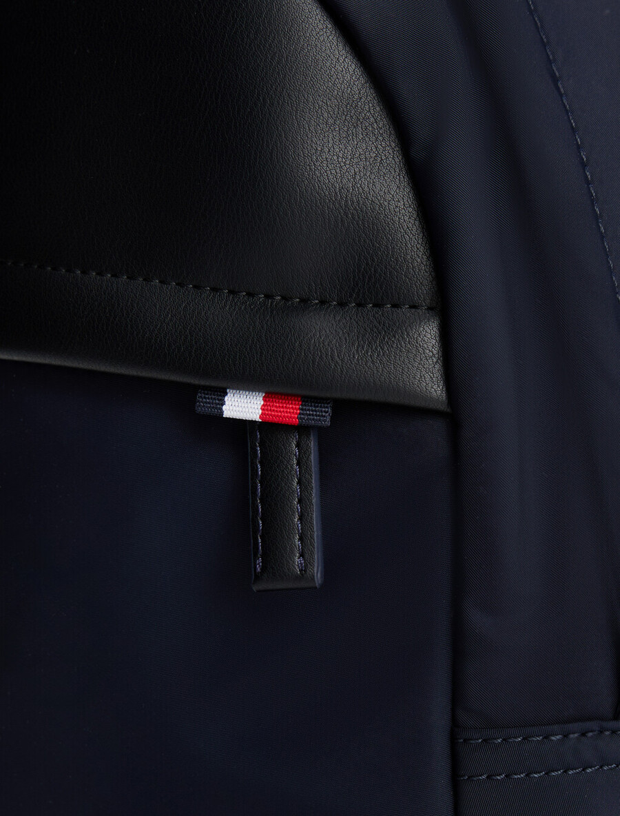 umhängetasche mit logo-patch