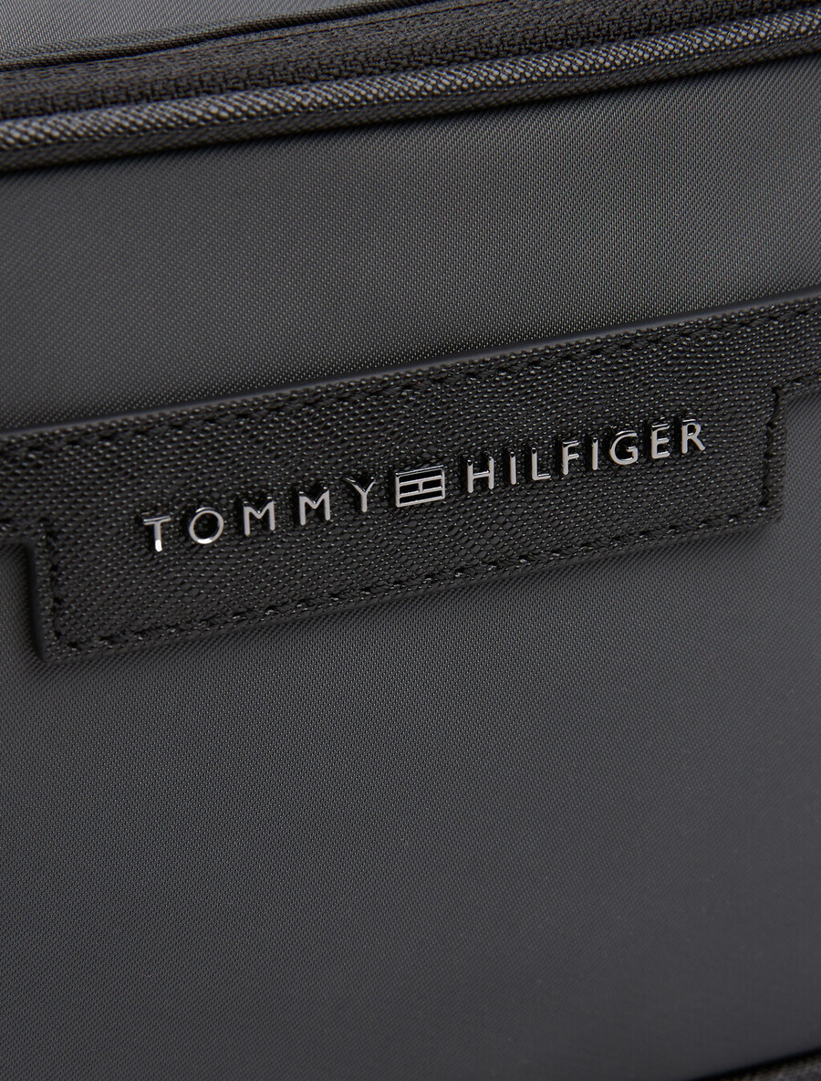 bauchtasche aus recyceltem polyester