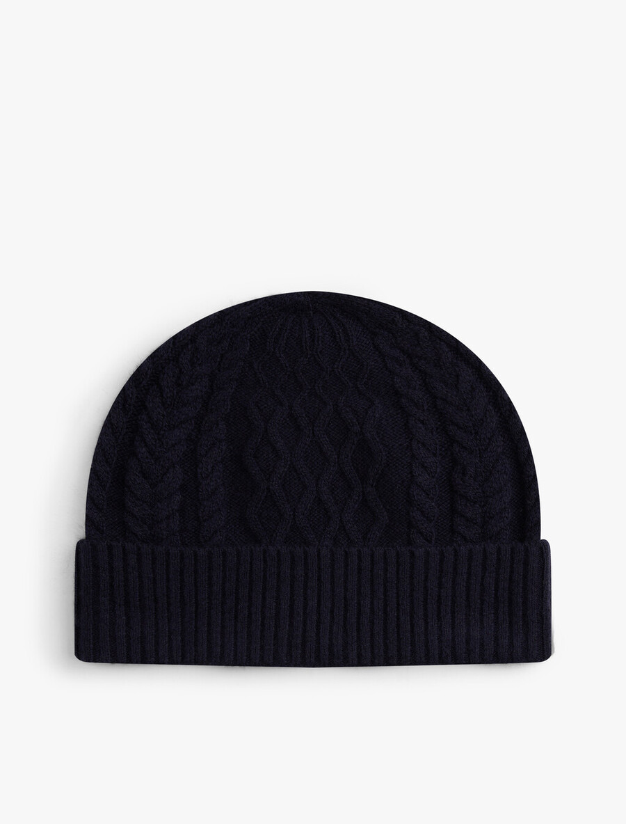 th crest cable knit beanie