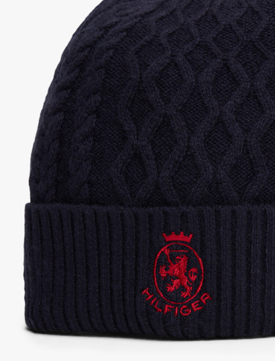 th crest cable knit beanie