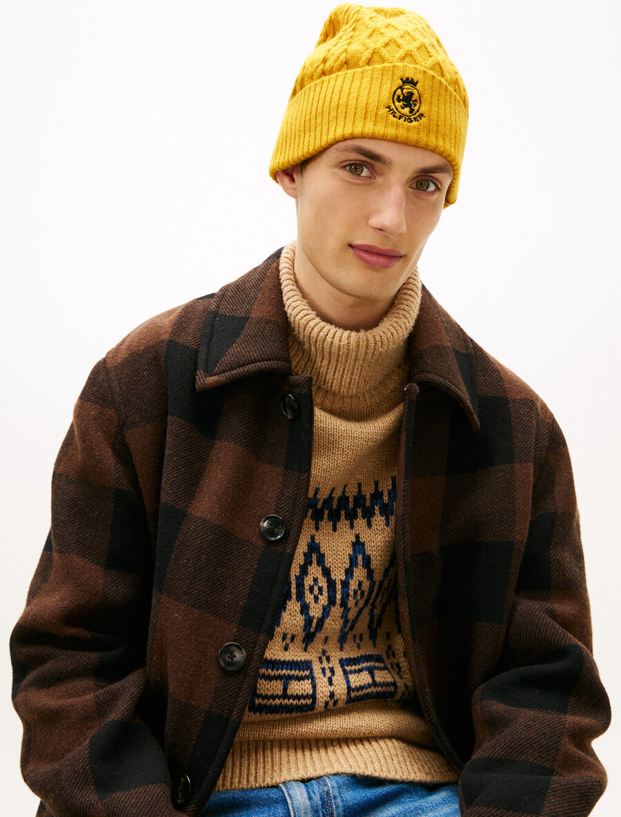 th crest cable knit beanie