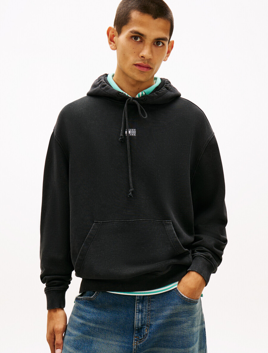 kapuzenpullover mit überfärbtem rücken-flaggenabzeichen und lässiger passform
