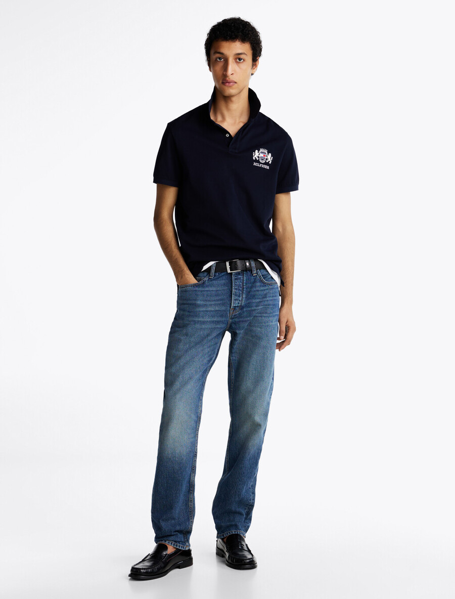 poloshirt mit logostickerei in regulärer passform