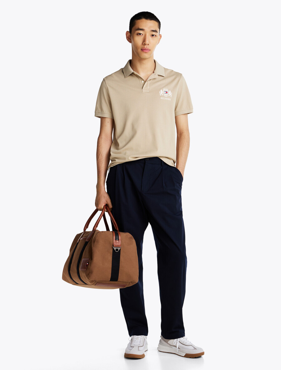 poloshirt mit logostickerei in regulärer passform