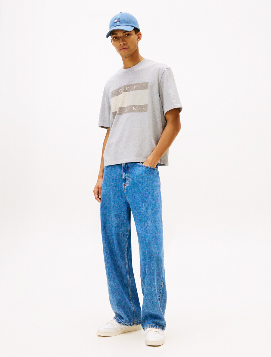 t-shirt mit flaggen-aufdruck im 90er-jahre-stil