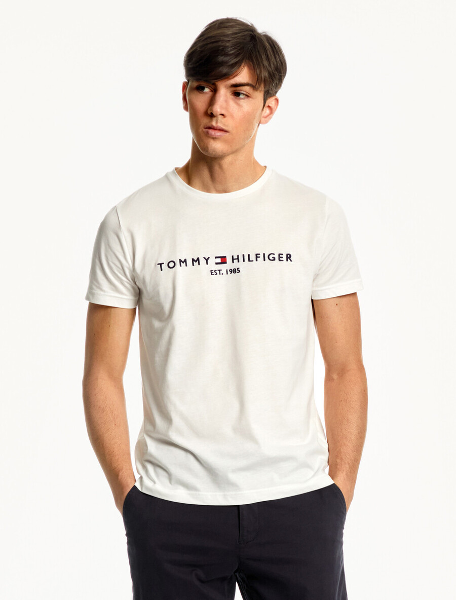 t-shirt mit logo aus bio-baumwolle
