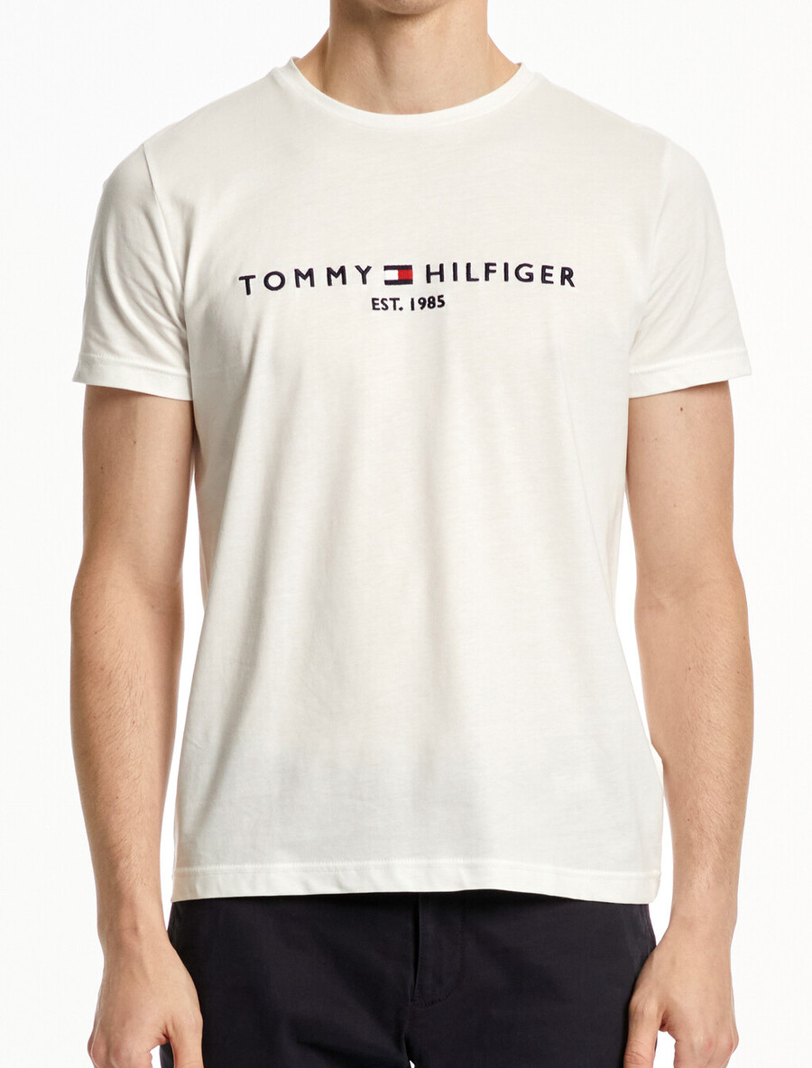 t-shirt mit logo aus bio-baumwolle