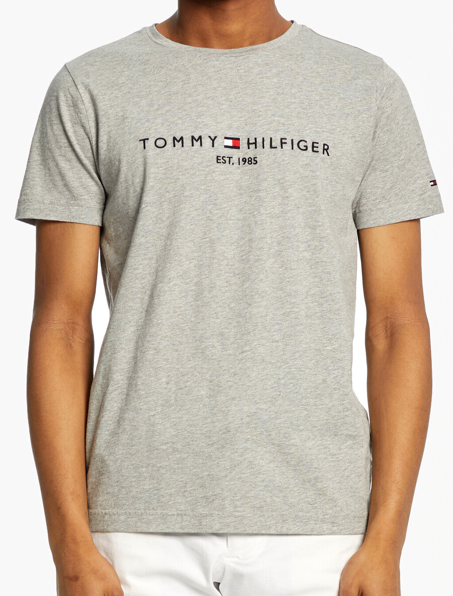 t-shirt mit logo aus bio-baumwolle