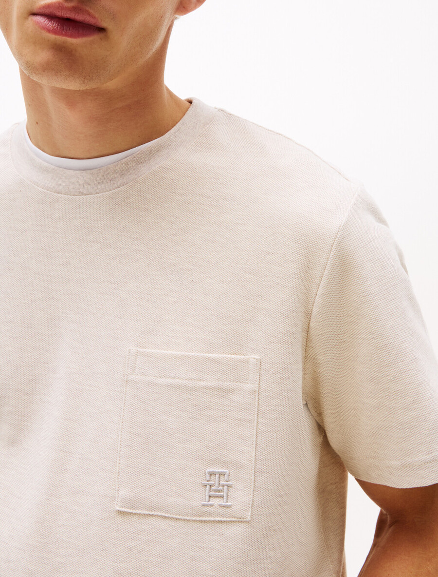 monogramm-taschen-t-shirt