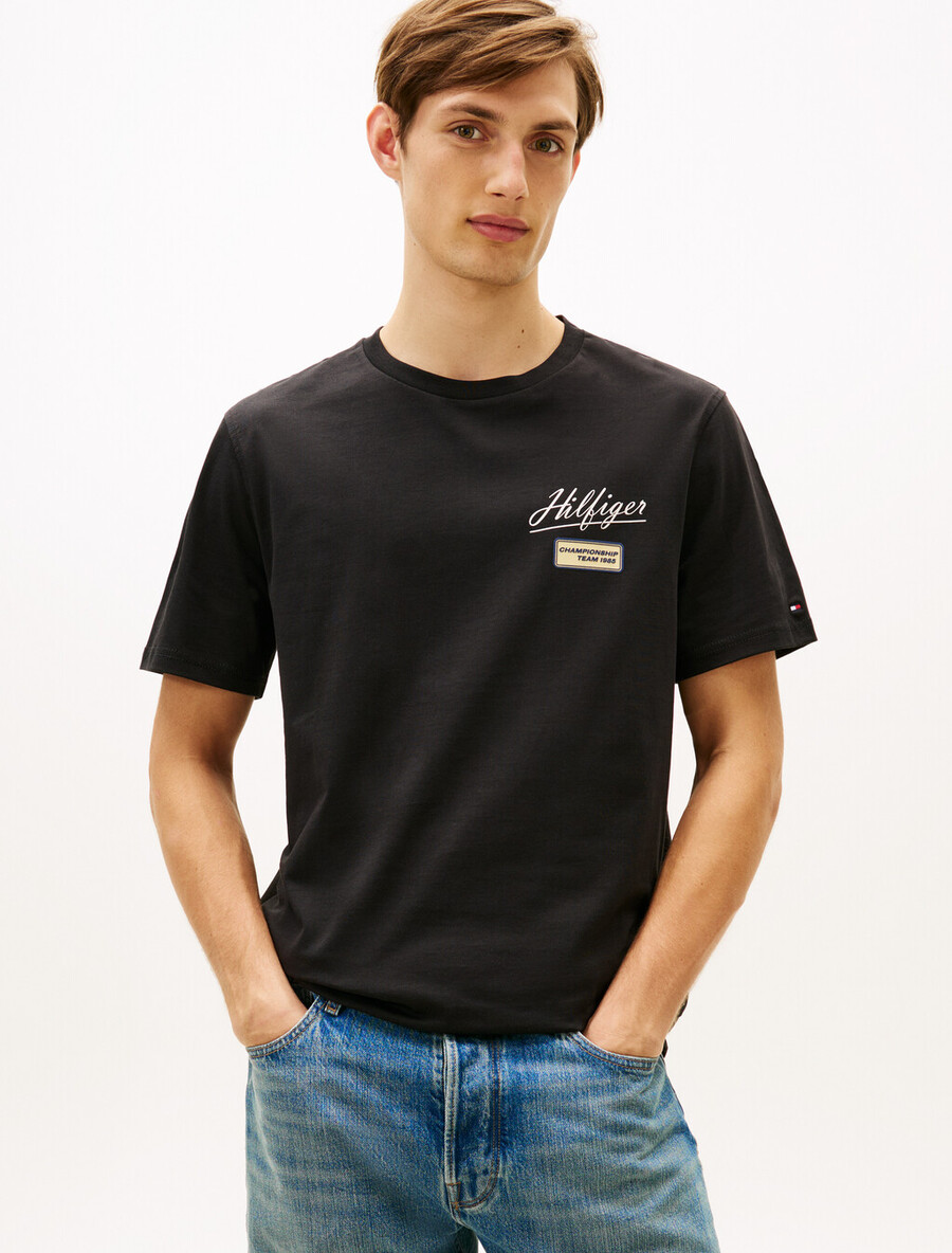 t-shirt mit strukturiertem logo und rundhalsausschnitt