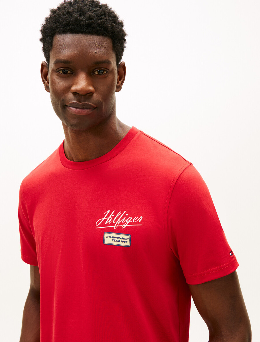 t-shirt mit strukturiertem logo und rundhalsausschnitt