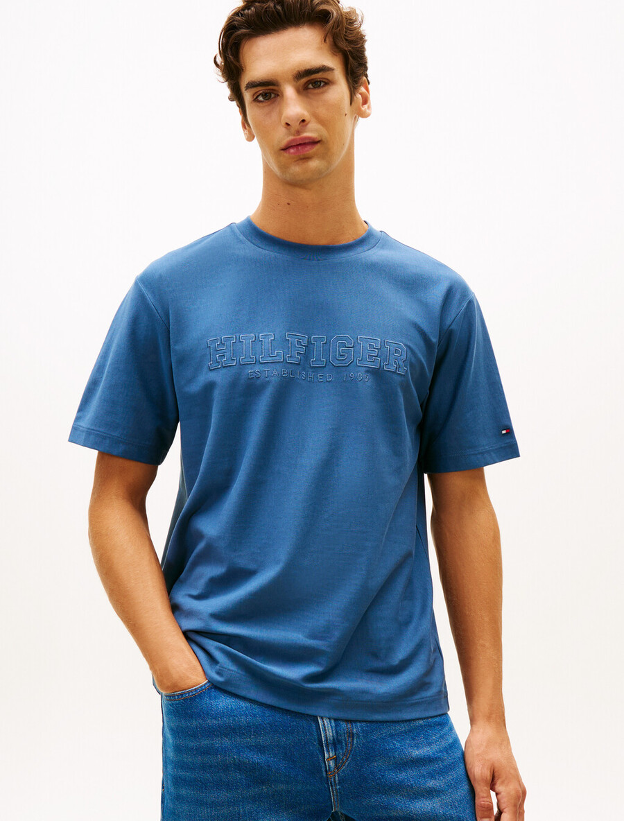 t-shirt mit logostickerei und lockerem rundhalsausschnitt