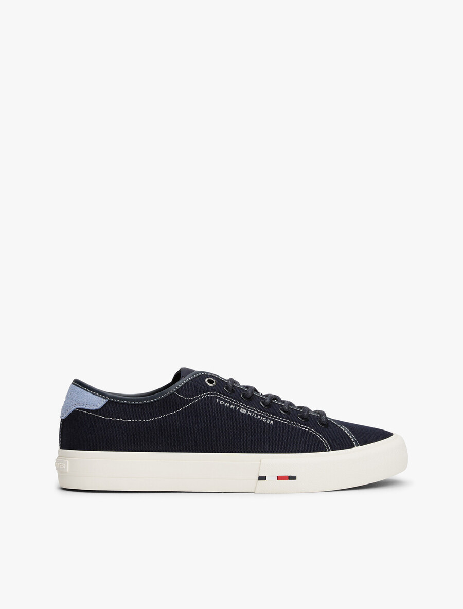 vulcan canvas low top sneaker