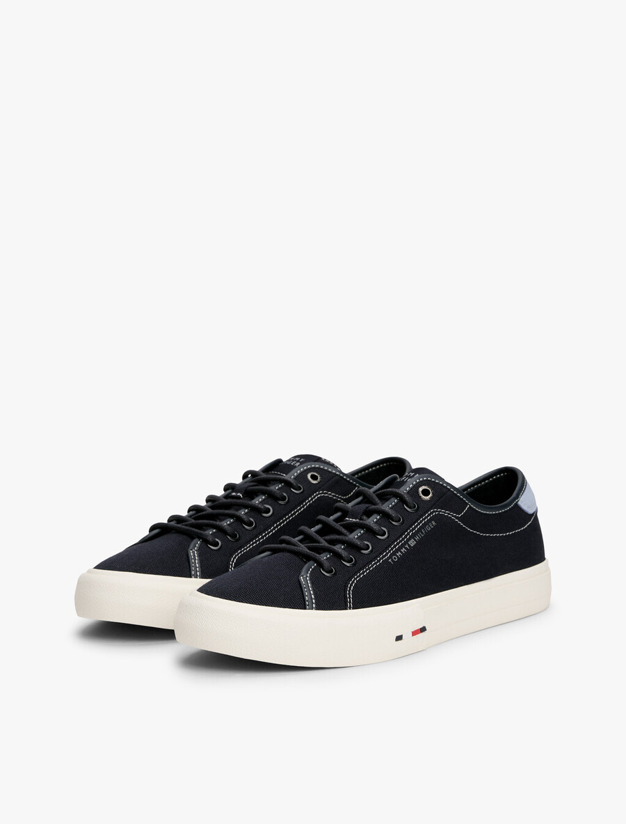 vulcan canvas low top sneaker