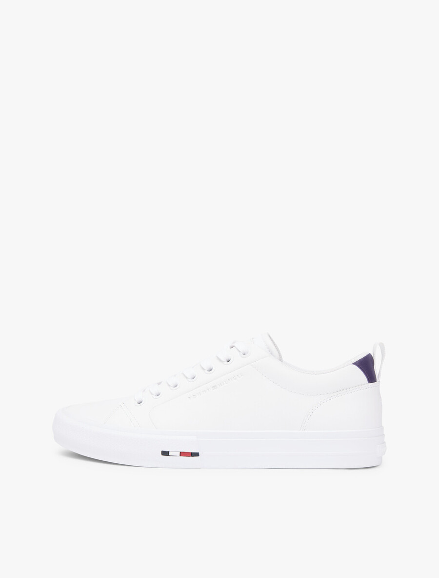 sneaker aus geprägtem leder mit kontrastierender zwischensohle