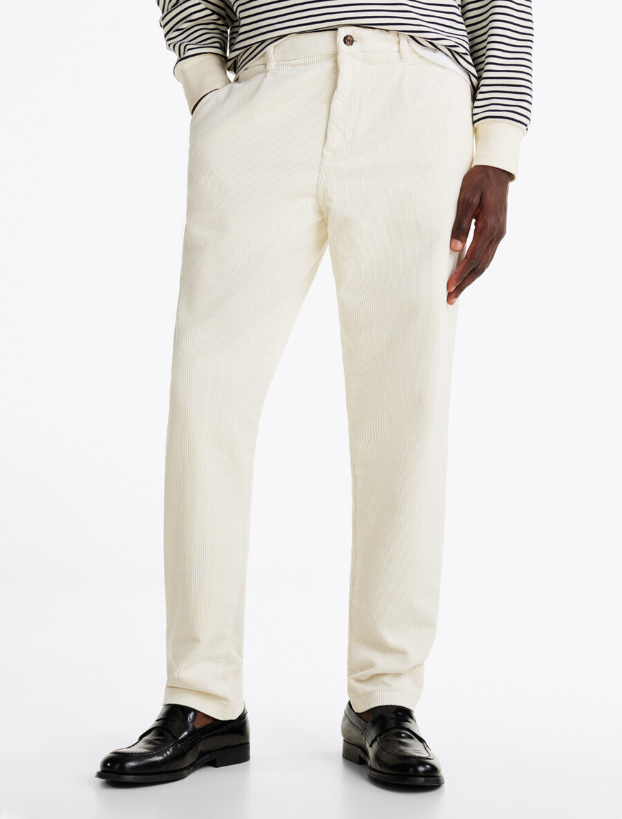 harlem stretch-baumwollcord-chinos mit schmal zulaufendem bein