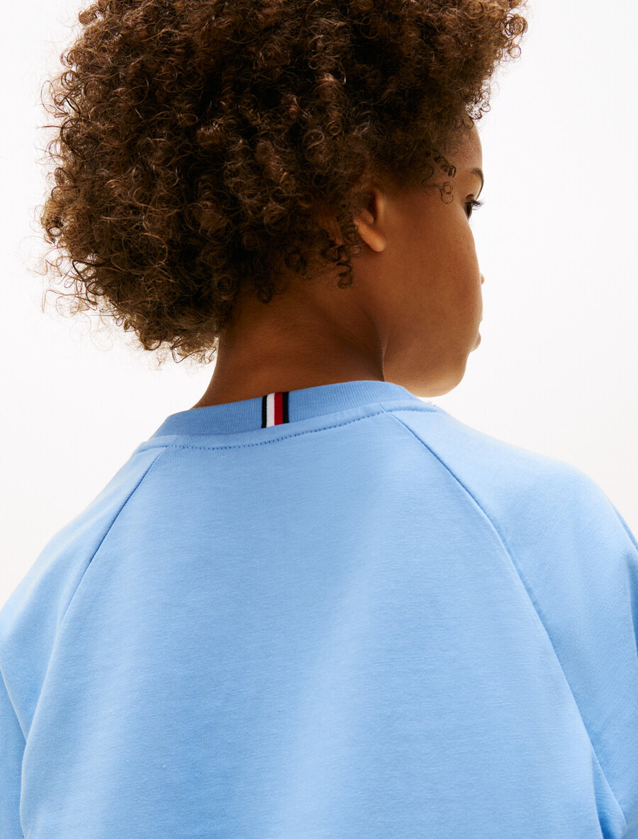 jungen t-shirt mit gemischtem grafikprint