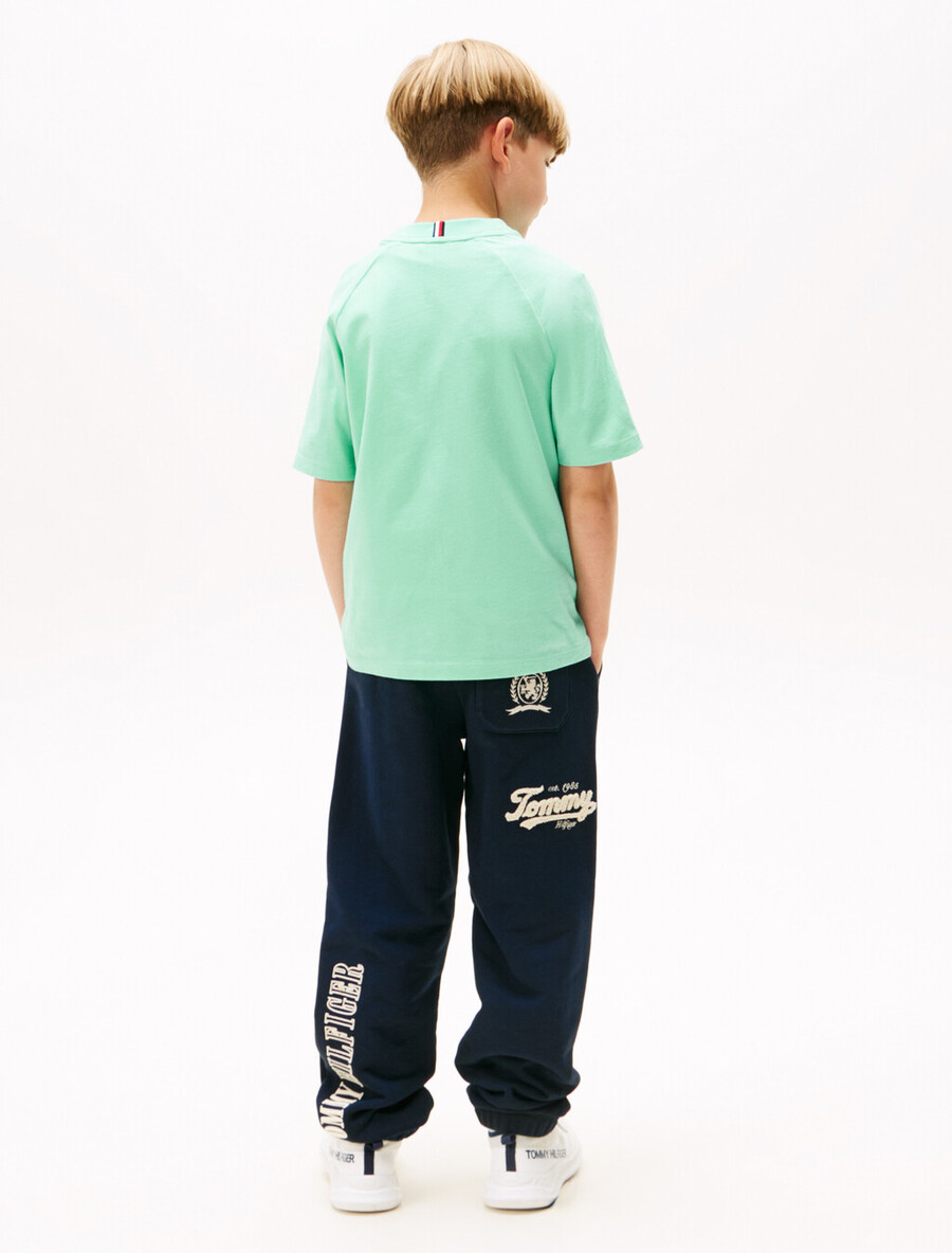 jungen t-shirt mit gemischtem grafikprint